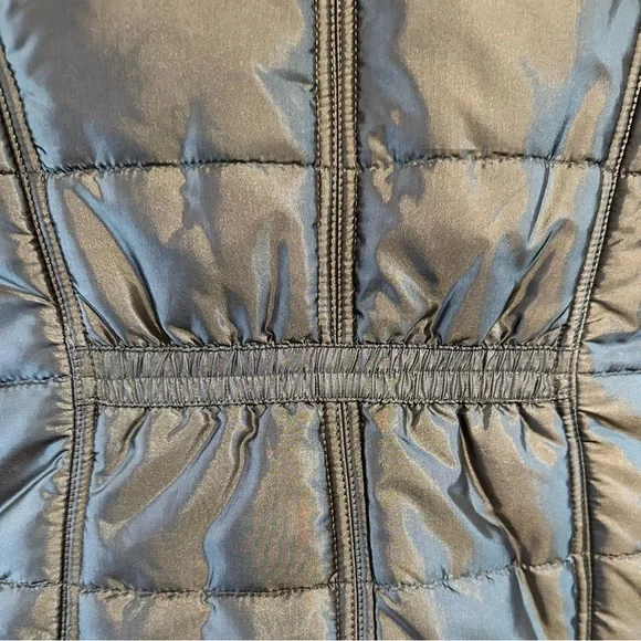 New York & Co Women's Metallic Gray Puffer Vest with Detachable Hood Size Medium - Picture 8 of 10
